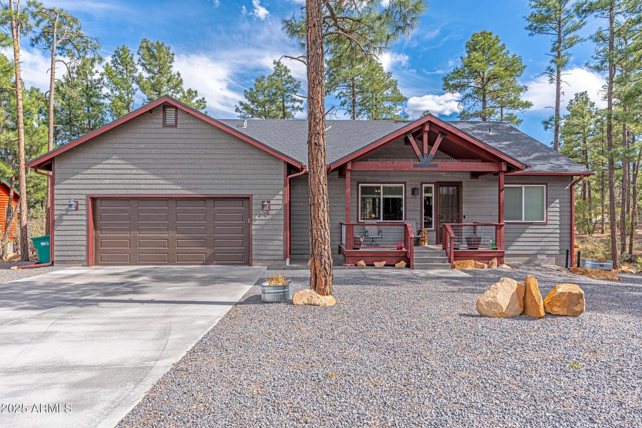 670 S Mountain Pines Ave., Show Low, AZ 85901