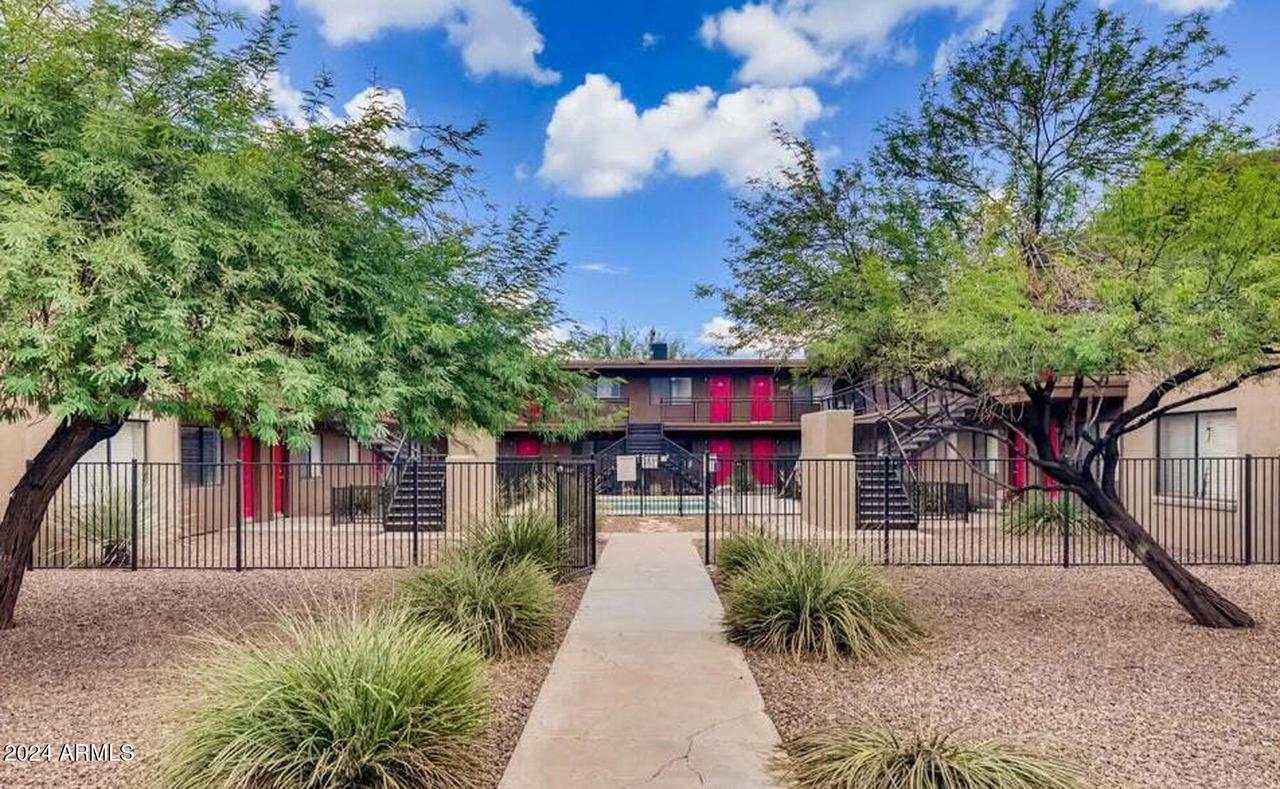 310 W Earll Dr. #102, Phoenix, AZ 85013