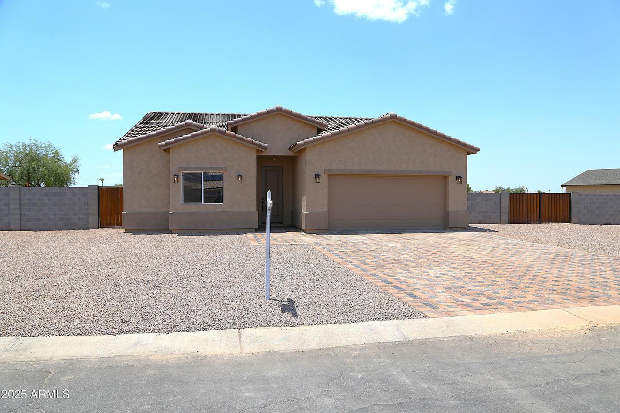 15128 S Country Club Dr., Arizona City, AZ 85123