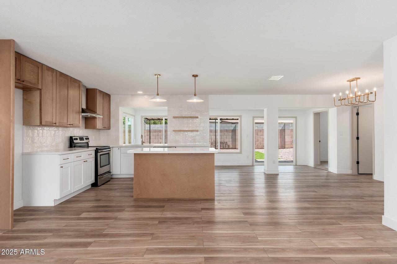 3910 W Kings Ave., Phoenix, AZ 85053