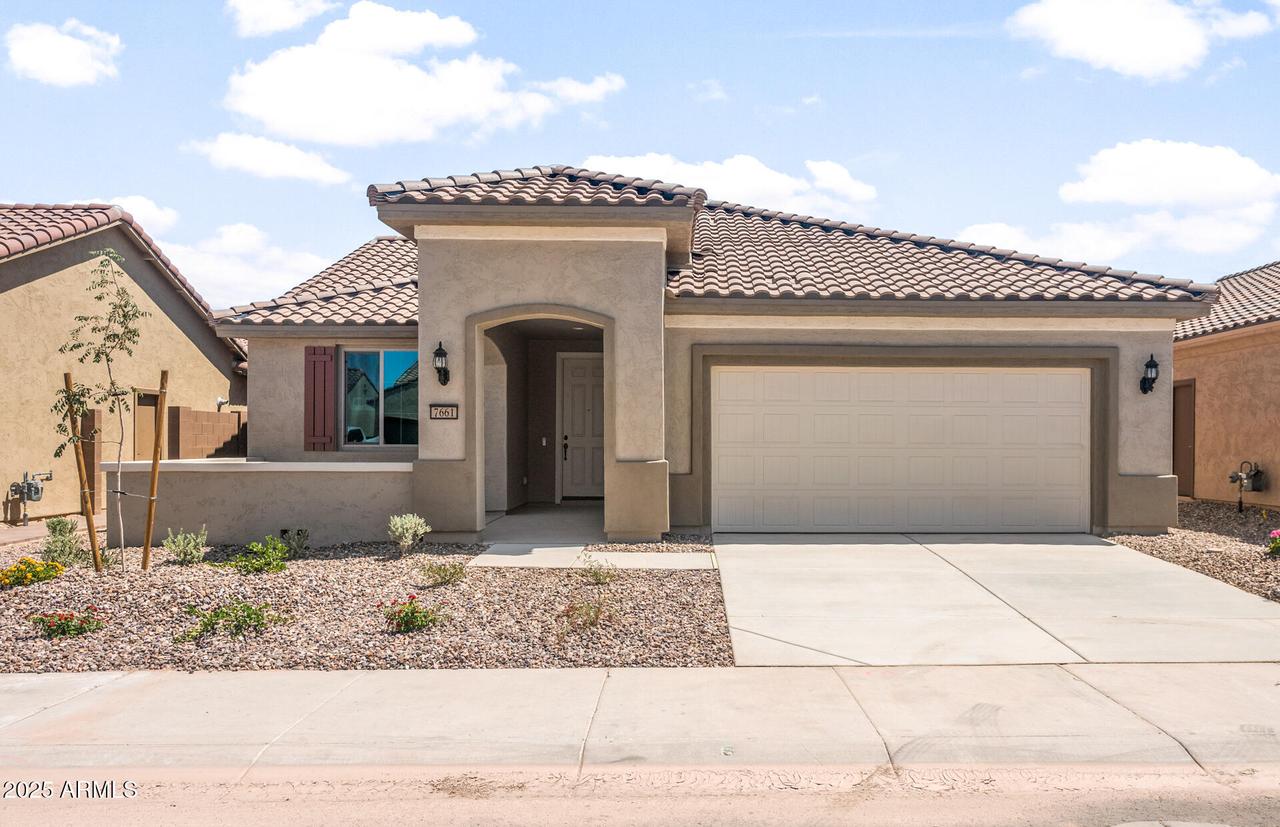 7661 W Meadowlark Way, Florence, AZ 85132