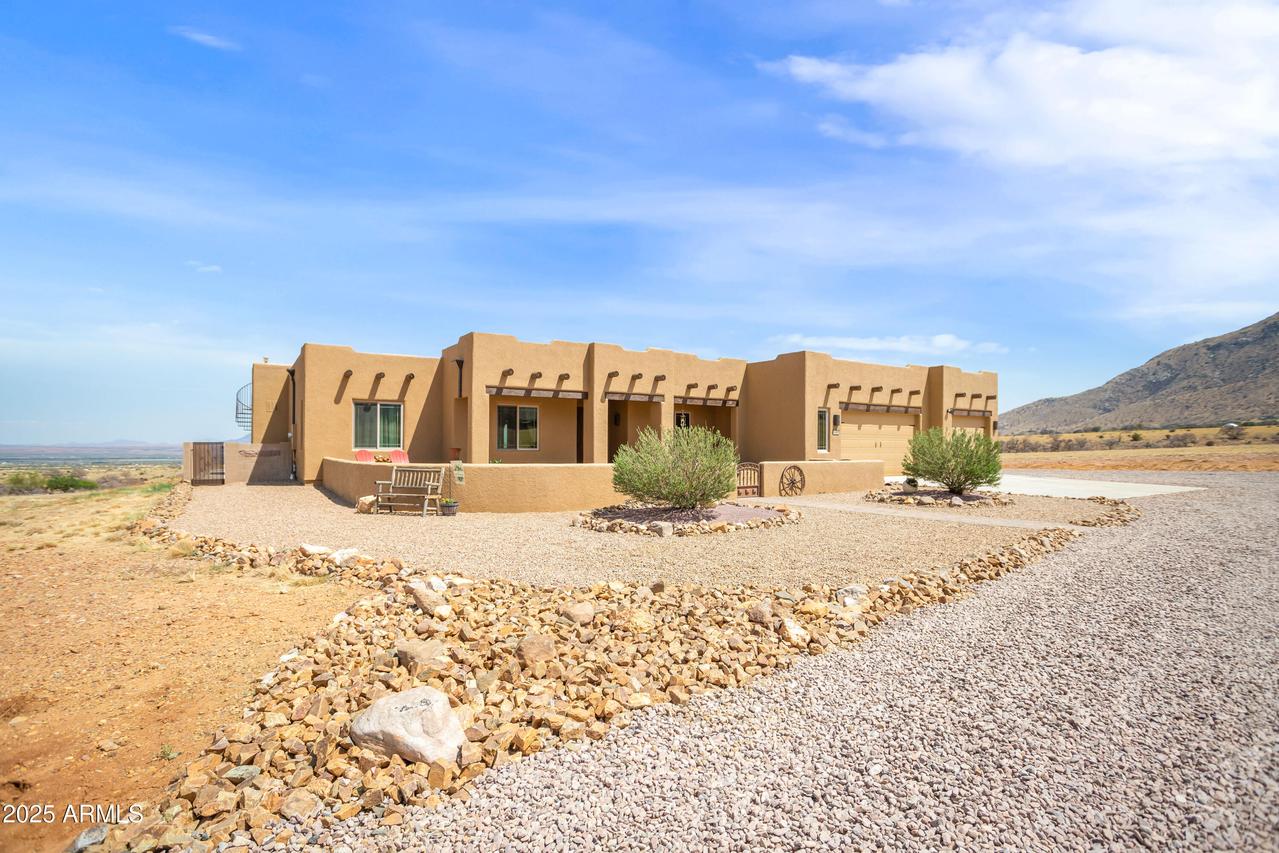 6100 E Darley Dr., Hereford, AZ 85615