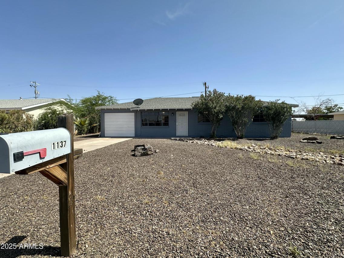 1137 E 11th St., Casa Grande, AZ 85122