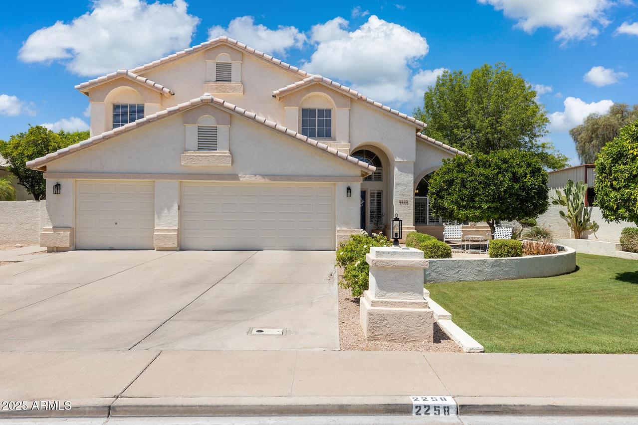 2258 N Gentry, Mesa, AZ 85213