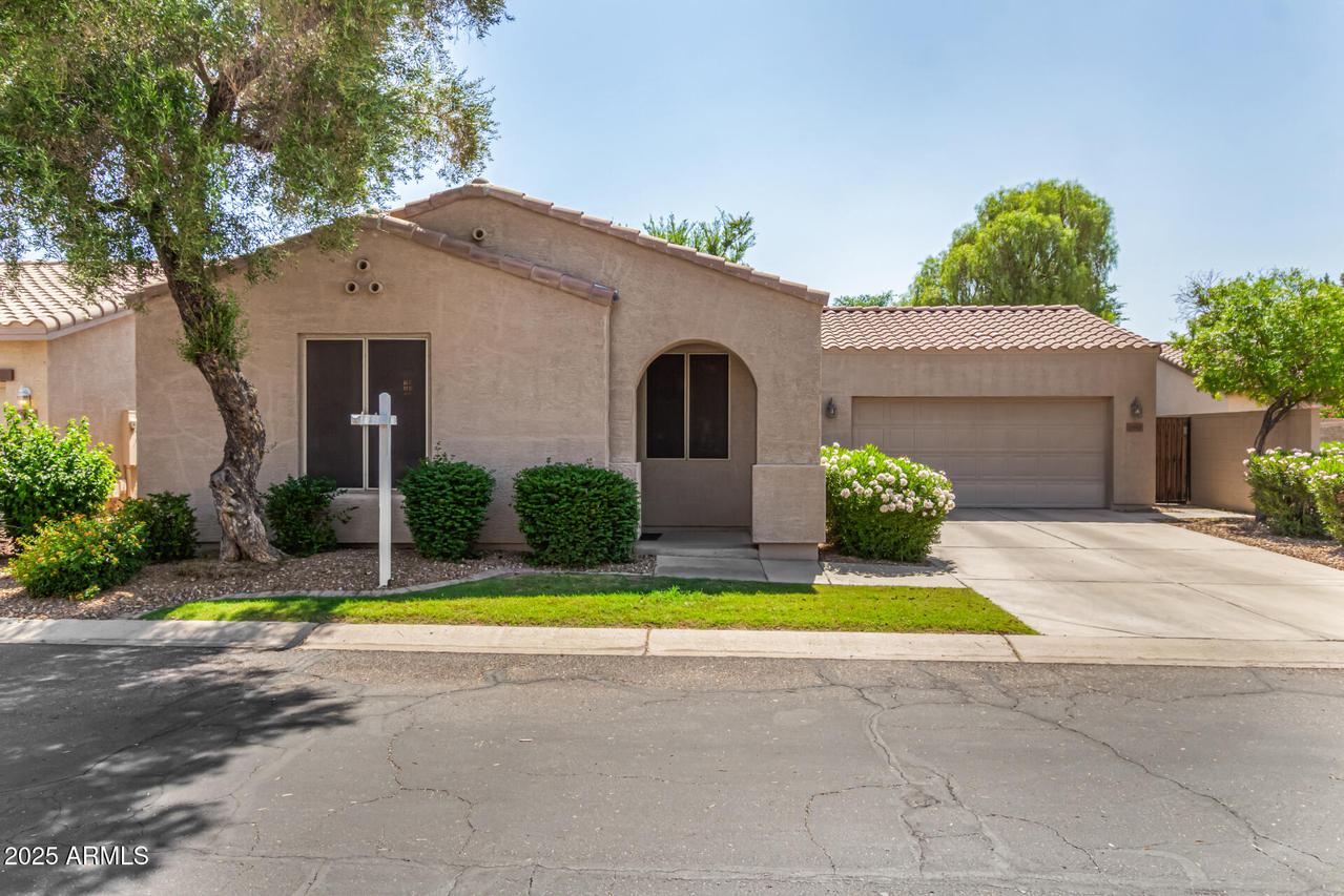 2063 S Edgewater, Mesa, AZ 85209