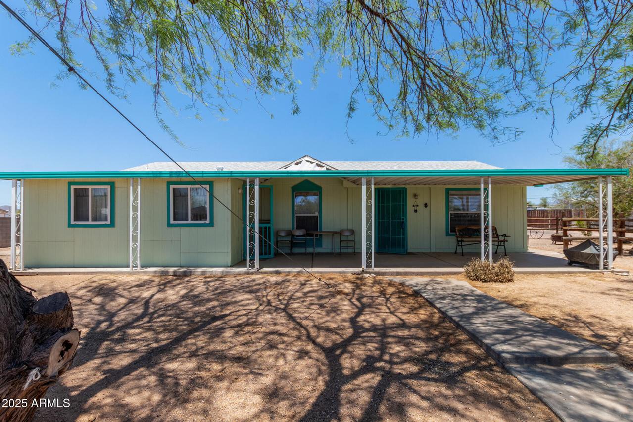 1822 W Smoketree St., Apache Junction, AZ 85120