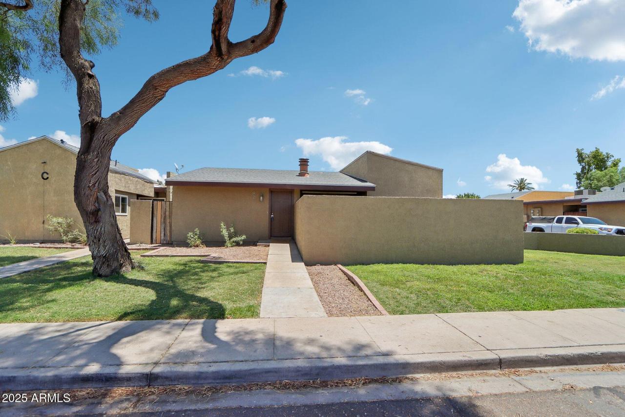 921 S Hacienda Dr., Tempe, AZ 85281