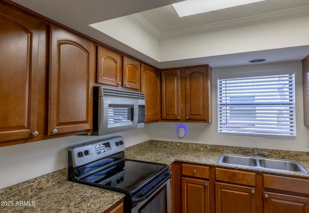 3330 W Danbury Dr. #E203, Phoenix, AZ 85053