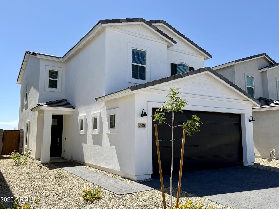 1576 N Pueblo Dr., Apache Junction, AZ 85120