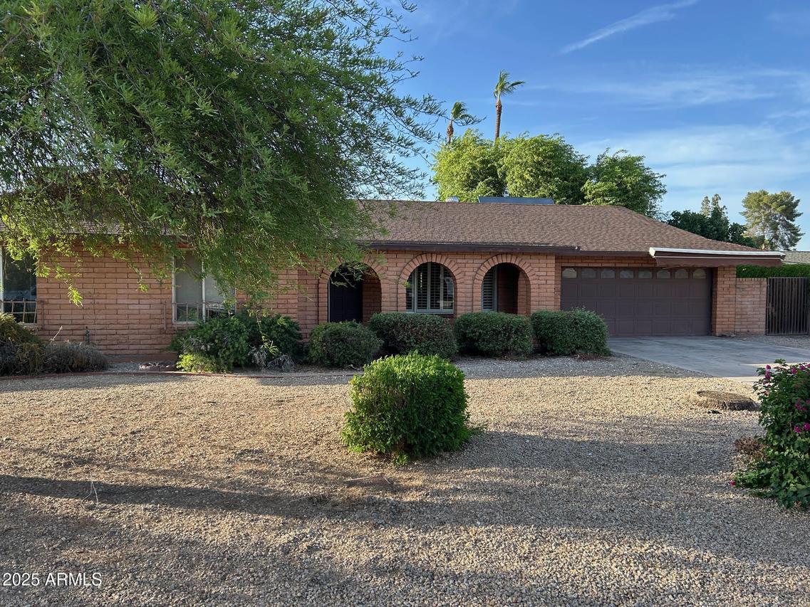 3740 E Mercer Ln., Phoenix, AZ 85028