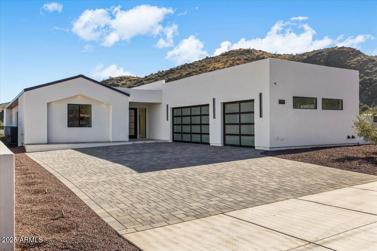 9027 S 19th St., Phoenix, AZ 85042