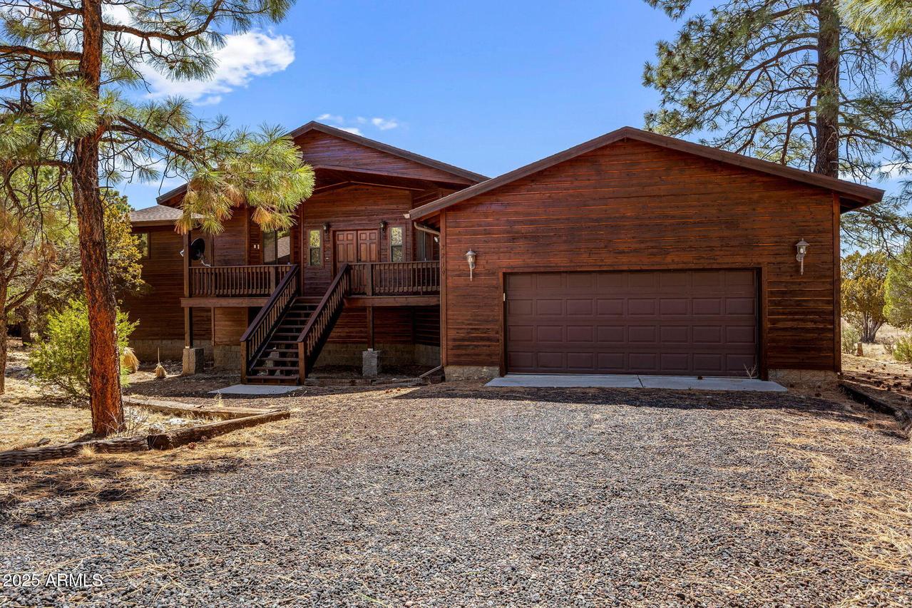 2219 Fairway Dr., Overgaard, AZ 85933
