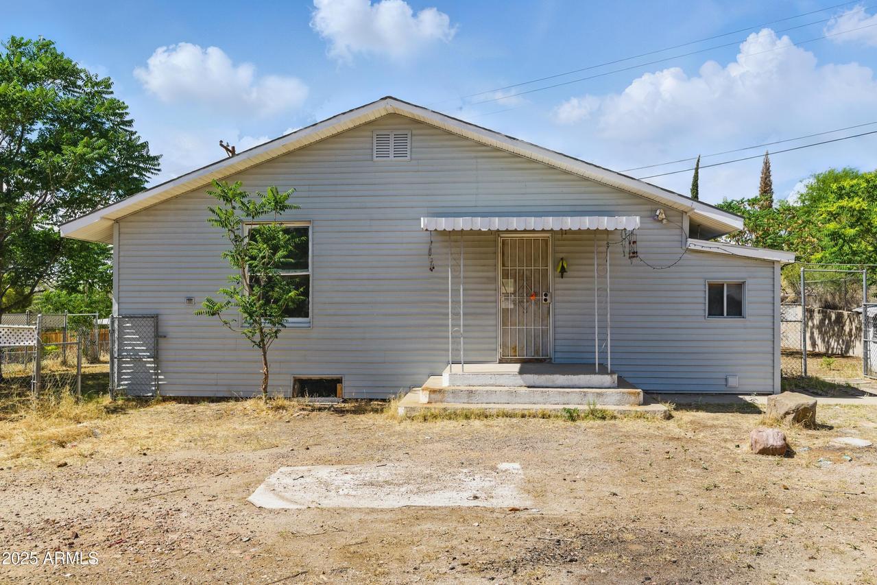 5901 E Short Ave., Globe, AZ 85501