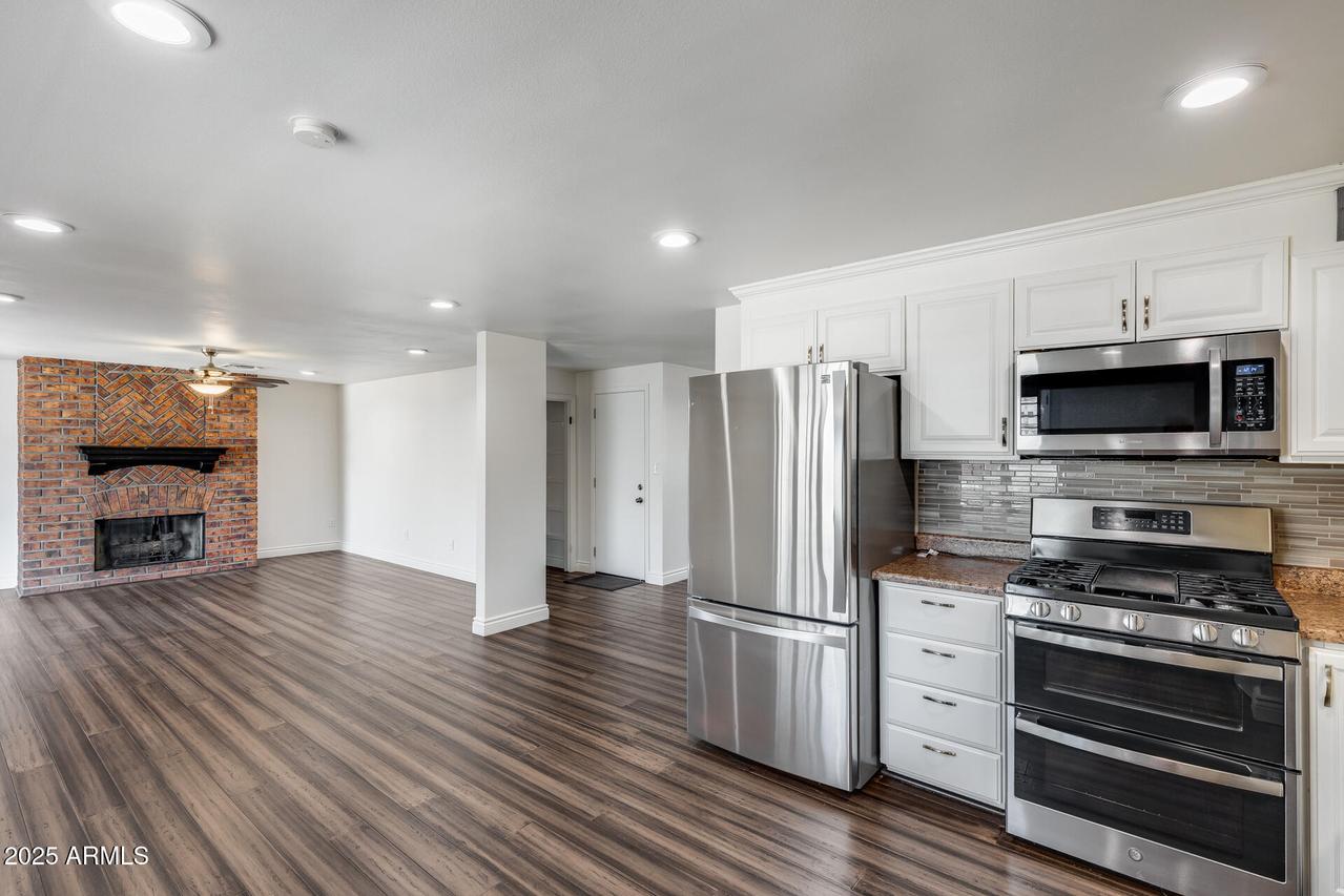 1930 W Voltaire Ave., Phoenix, AZ 85029