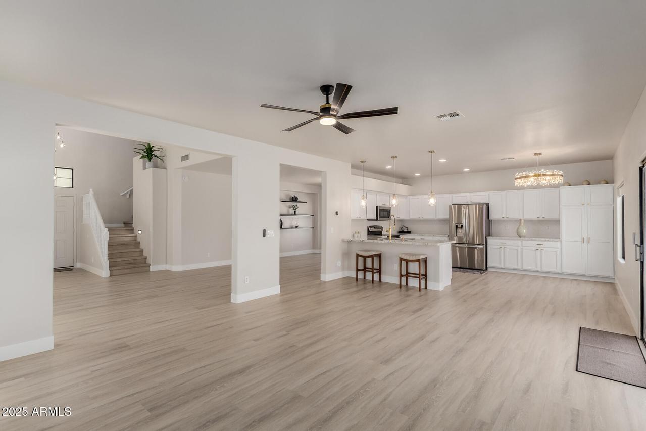 742 W Vineyard Plains Dr., San Tan Valley, AZ 85143