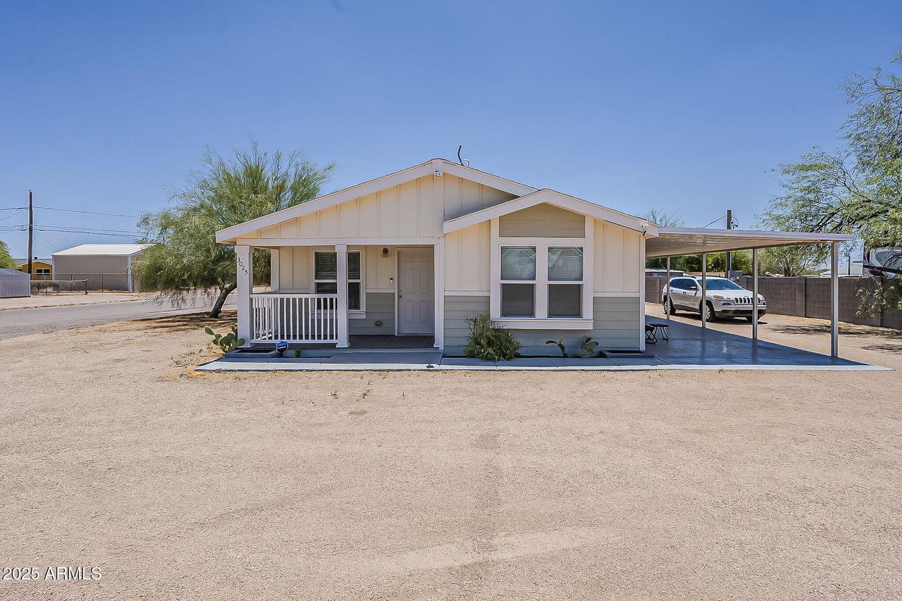3025 W Manzanita St., Apache Junction, AZ 85120