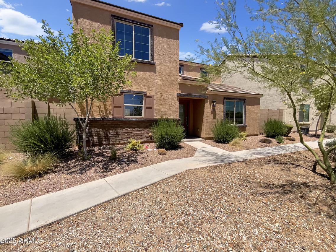 8218 W Illini St., Phoenix, AZ 85043