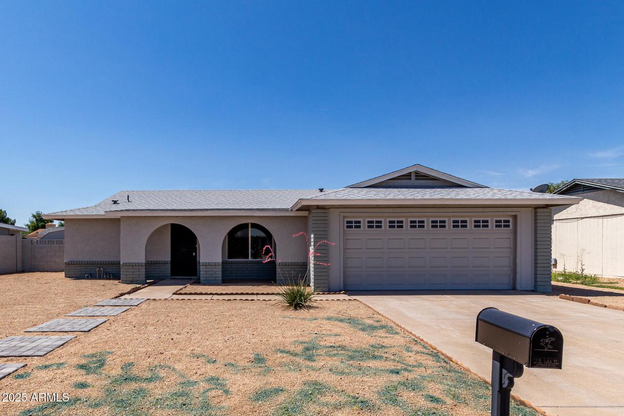 2233 W Oraibi Dr., Phoenix, AZ 85027