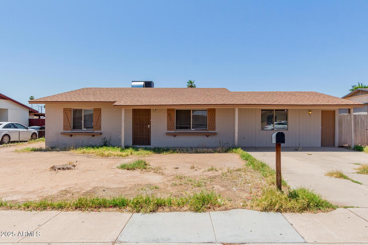 5933 W Mitchell Dr., Phoenix, AZ 85033