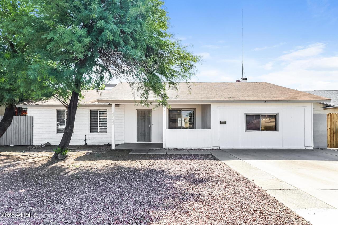4833 N 63rd Ln., Phoenix, AZ 85033