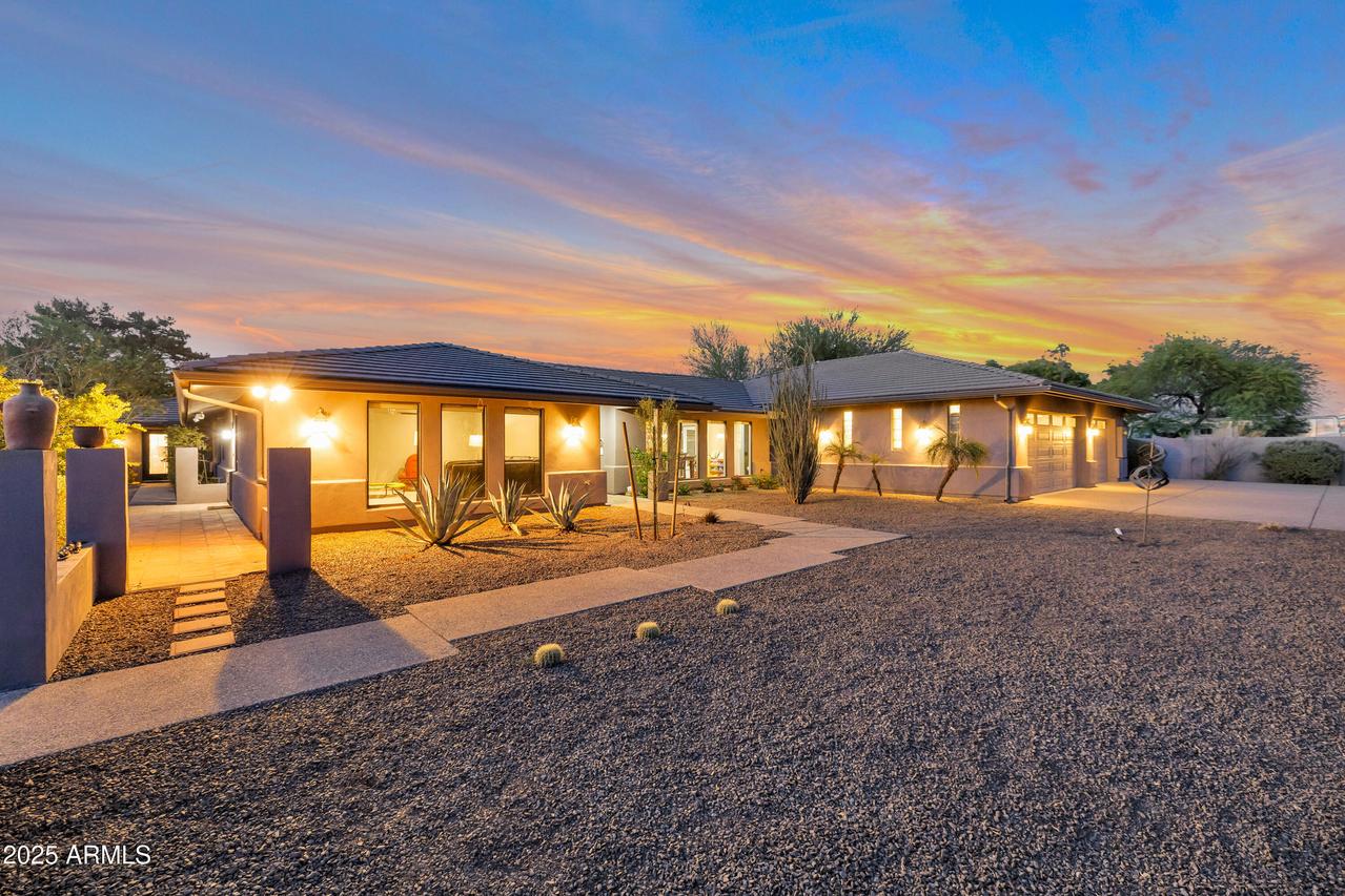 22039 N 86th Ave., Peoria, AZ 85383