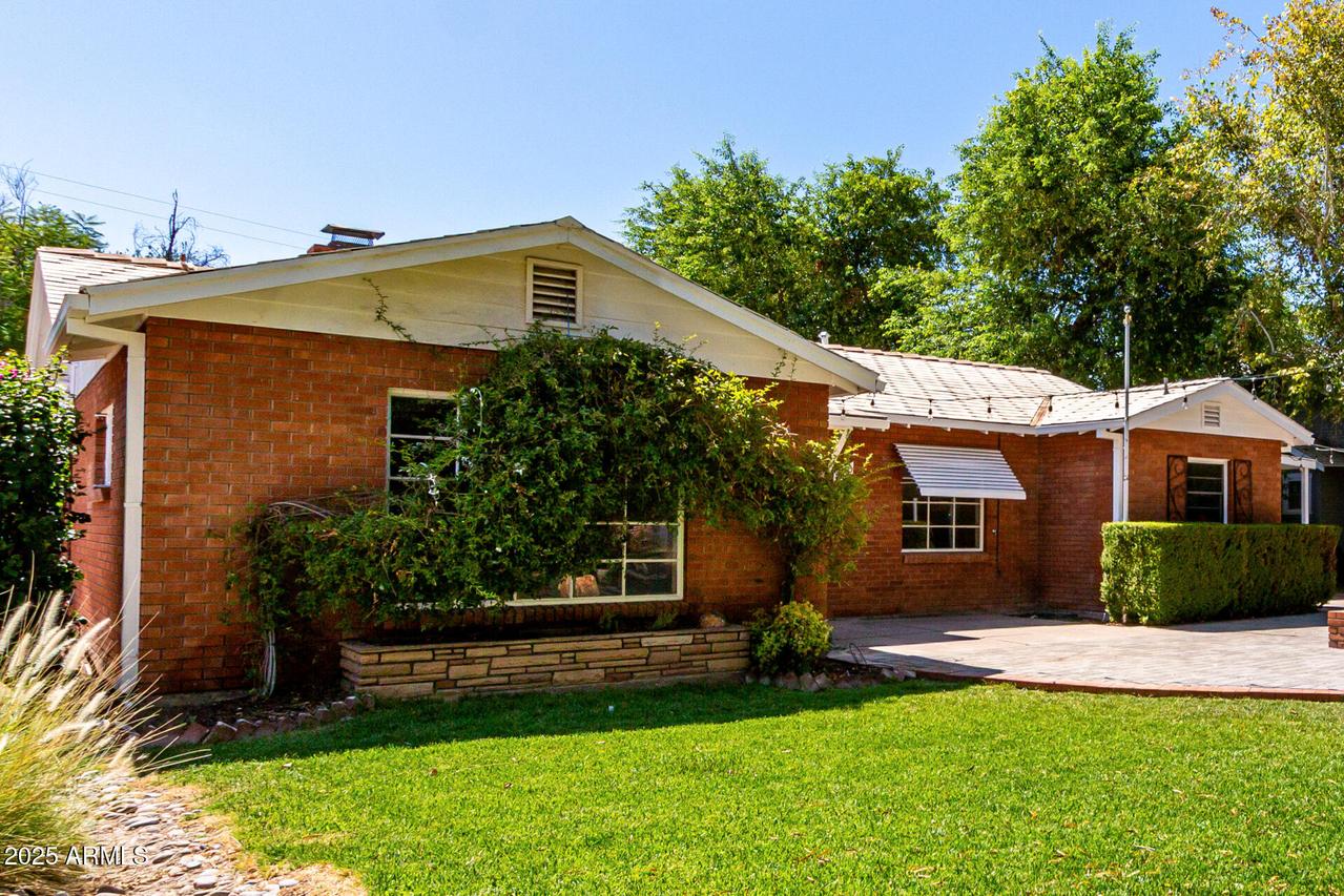 1020 S Maple Ave., Tempe, AZ 85281