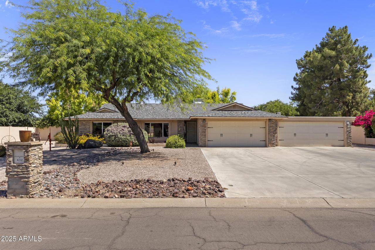 4212 W Tierra Buena Ln., Phoenix, AZ 85053