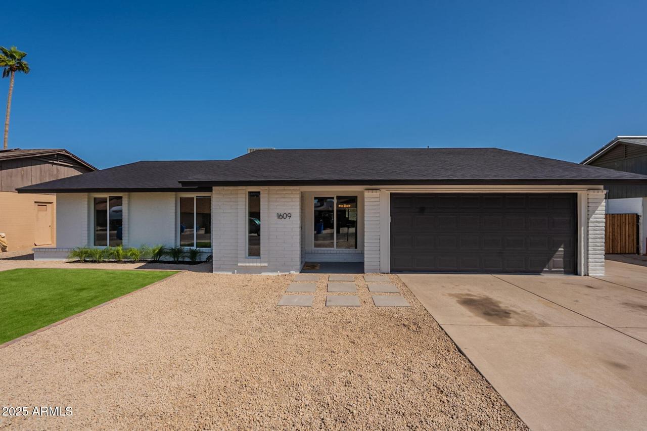 1609 W Yukon Dr., Phoenix, AZ 85027