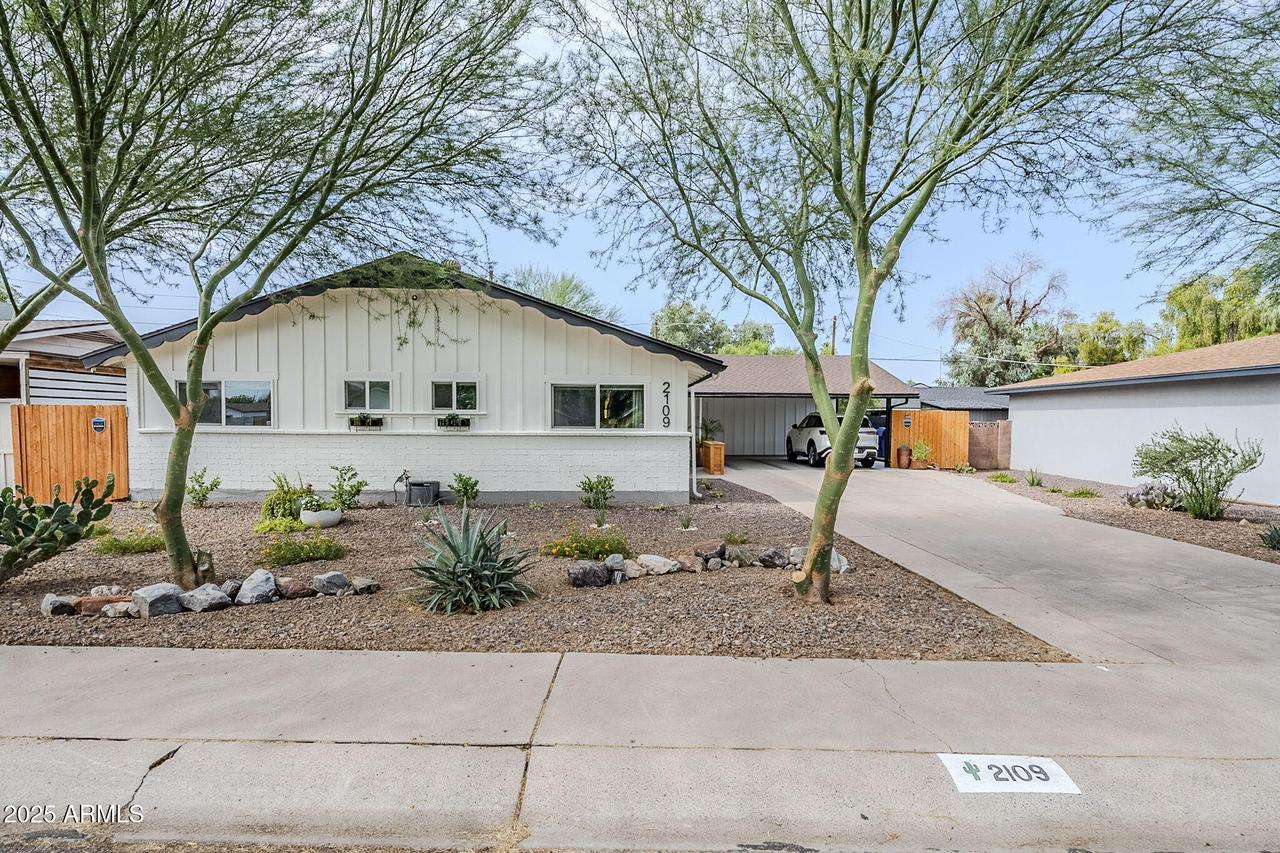 2109 W Berridge Ln., Phoenix, AZ 85015