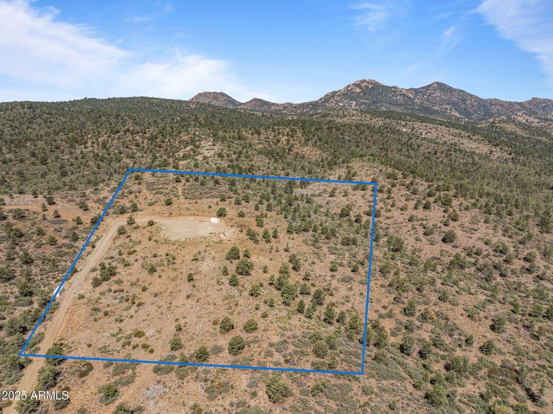 001 Blue Sky Dr., Peeples Valley, AZ 86332