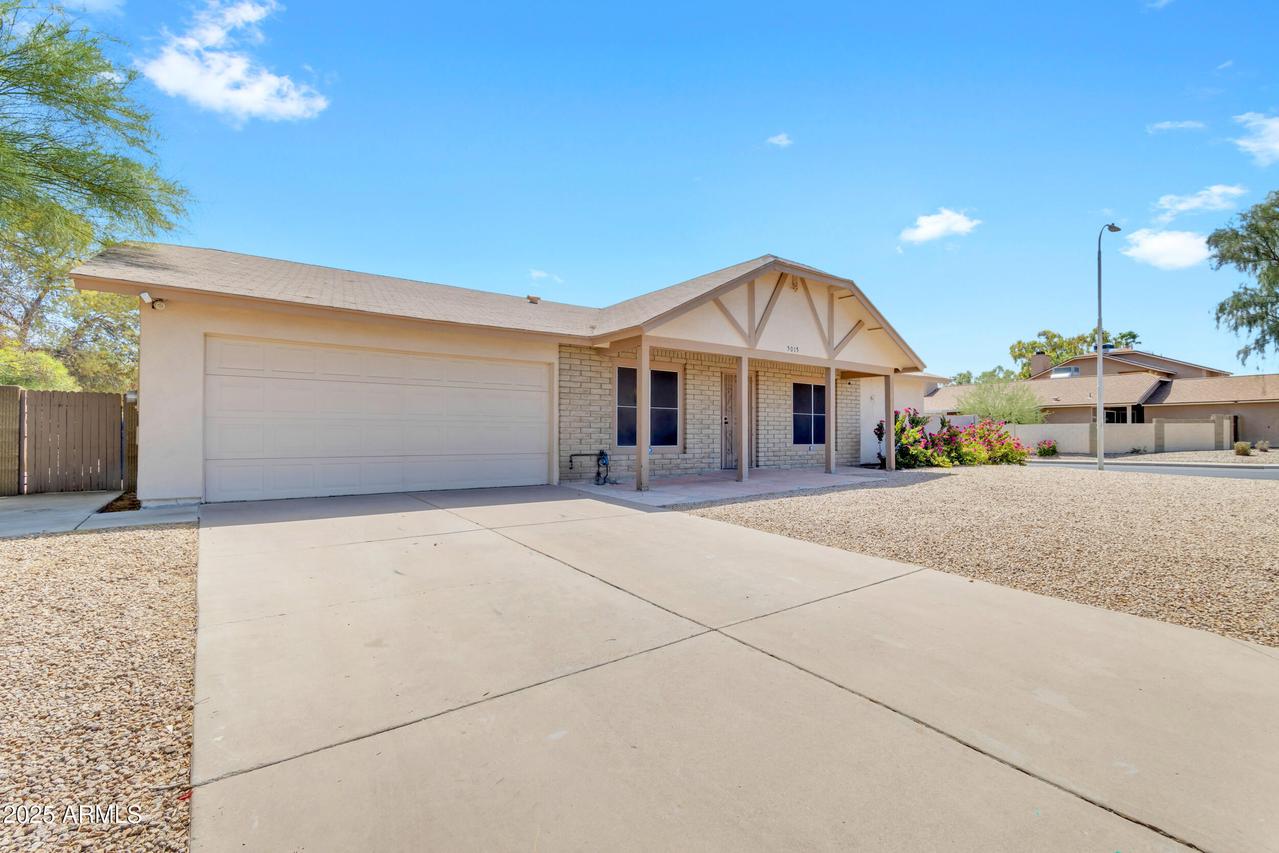 5015 E Shomi St., Phoenix, AZ 85044
