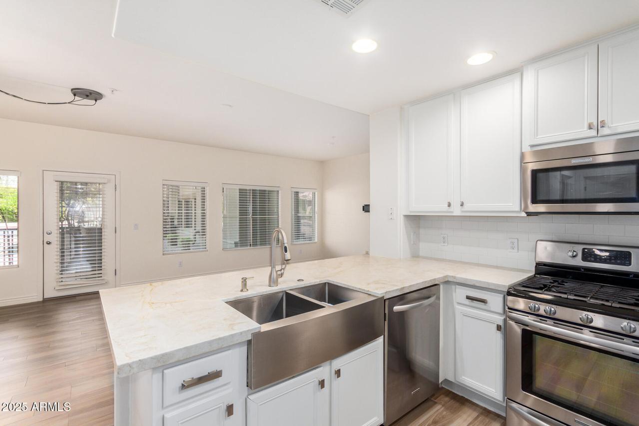 5450 E Deer Valley Dr. #1211, Phoenix, AZ 85054