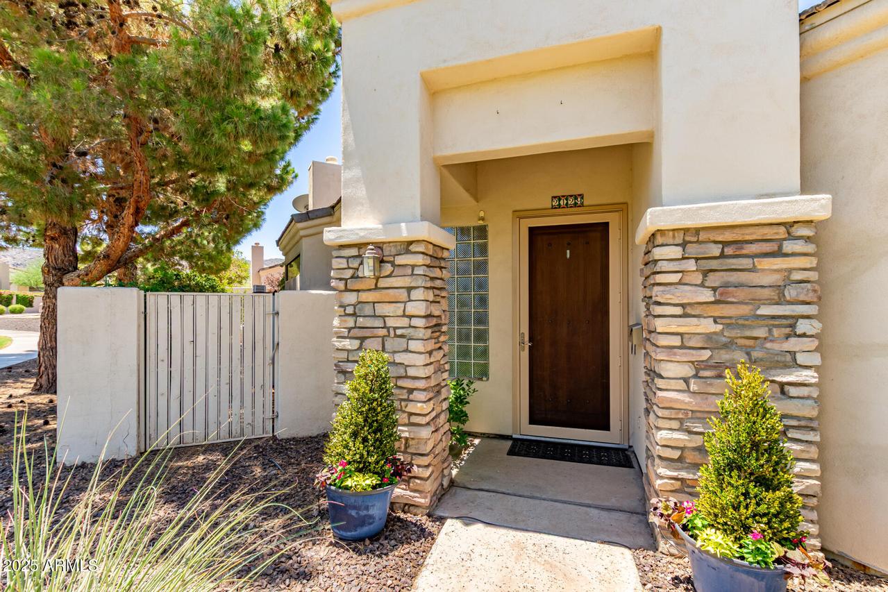 2129 E Beautiful Ln., Phoenix, AZ 85042