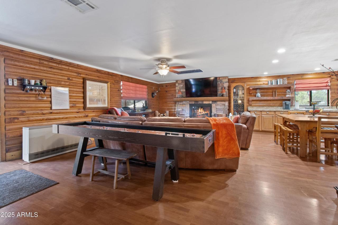 3004 Pinewood Dr., Overgaard, AZ 85933