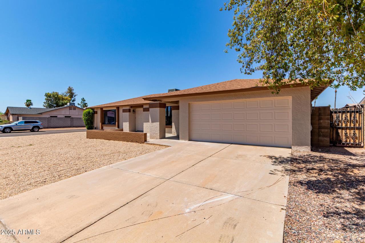 662 W Laguna Azul Ave., Mesa, AZ 85210