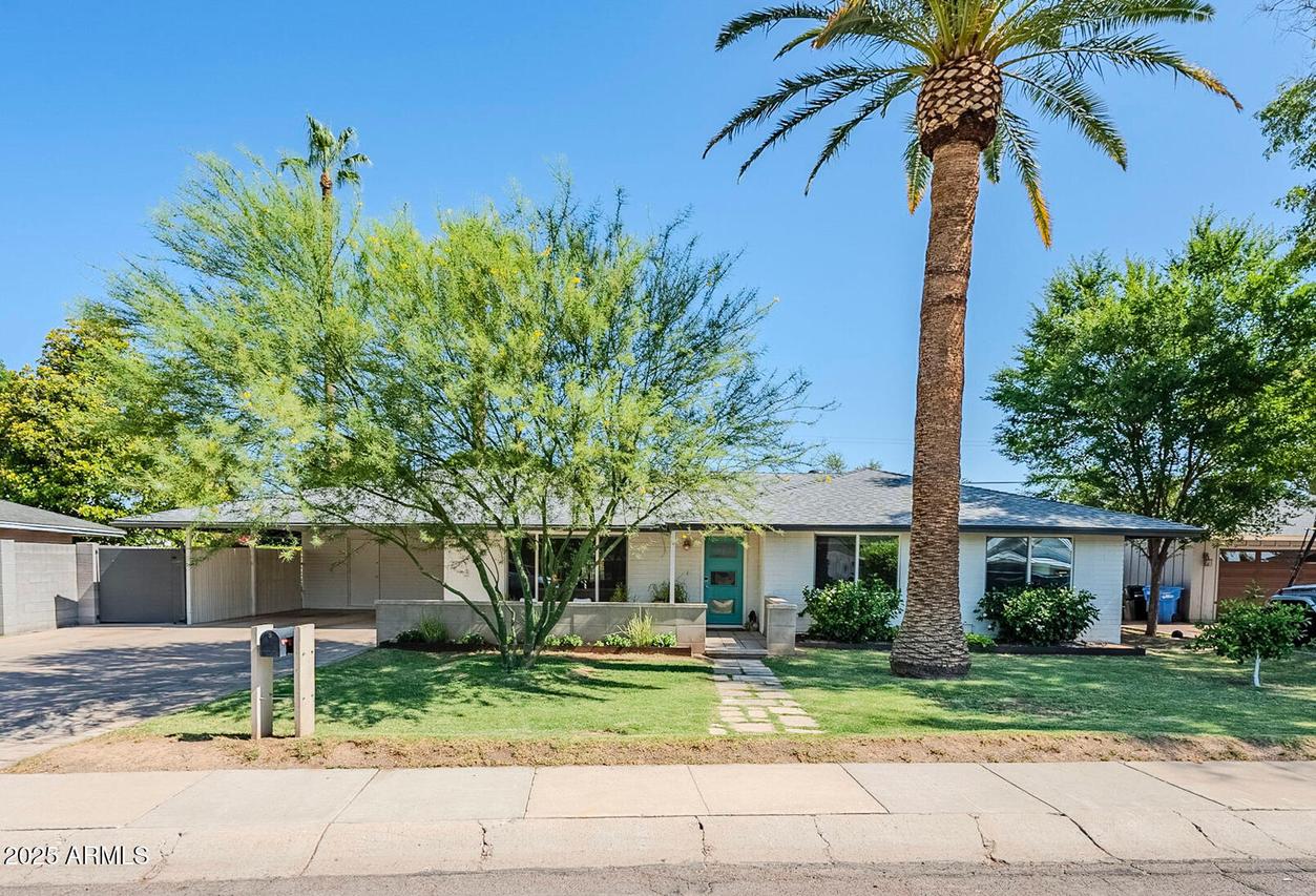 314 E Royal Palm Rd., Phoenix, AZ 85020