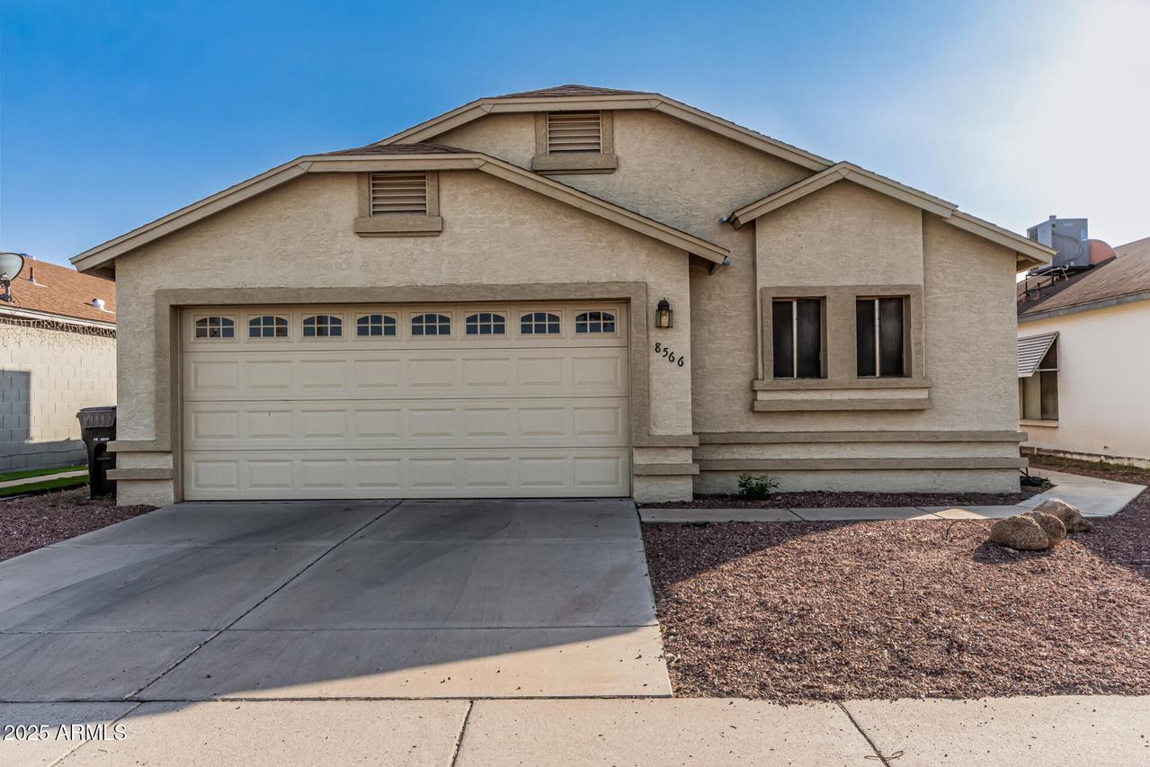 8566 N 108th Ln., Peoria, AZ 85345