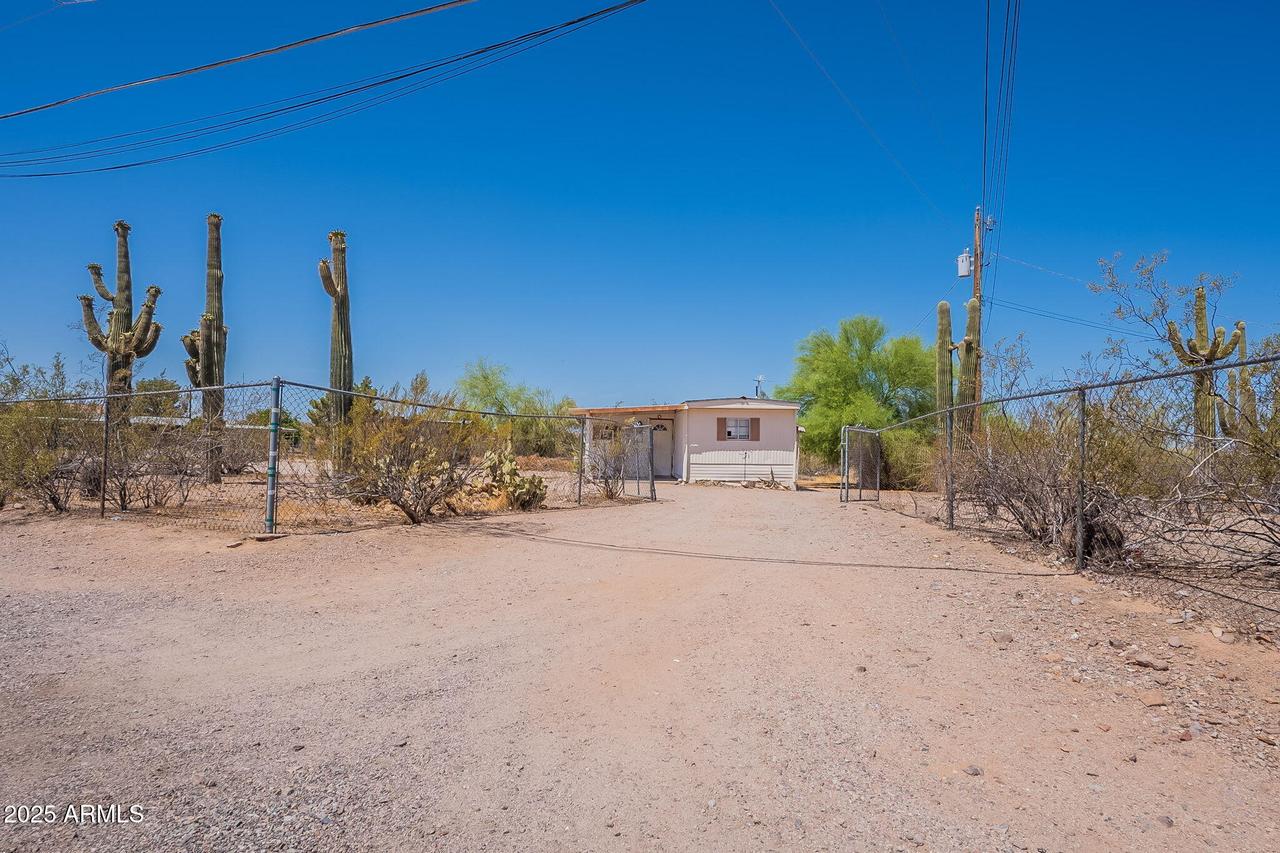 2306 S Cortez Rd., Apache Junction, AZ 85119