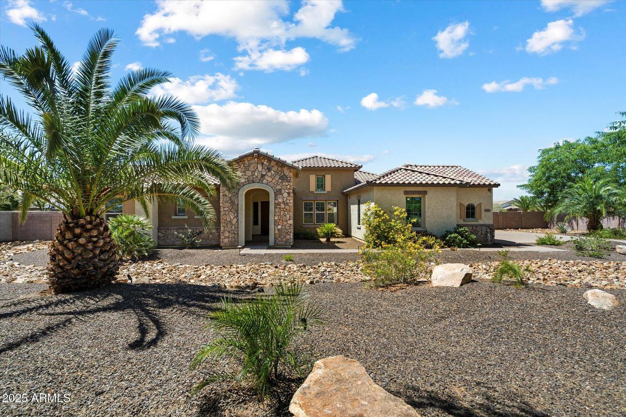 7205 W Fallen Leaf Ln., Peoria, AZ 85383