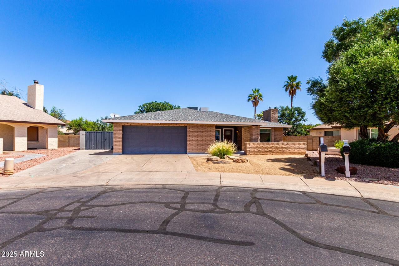 1804 S Standage Cir., Mesa, AZ 85202