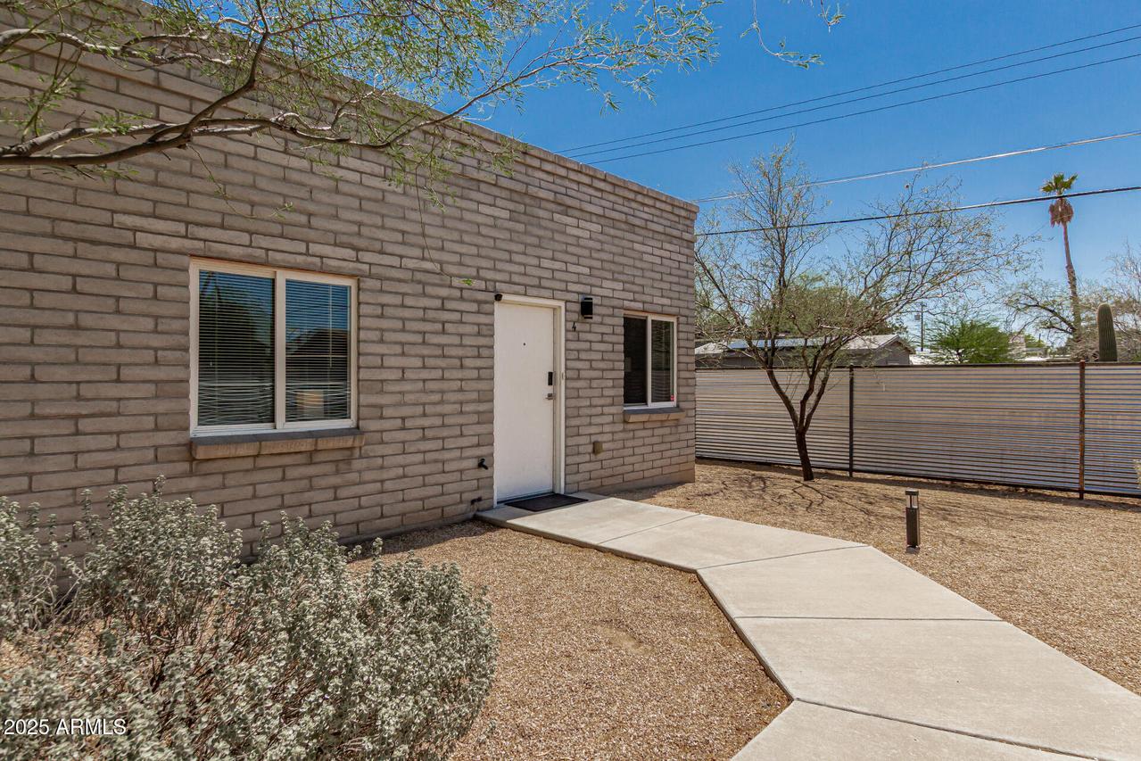 2415 N Columbus Blvd., Tucson, AZ 85712