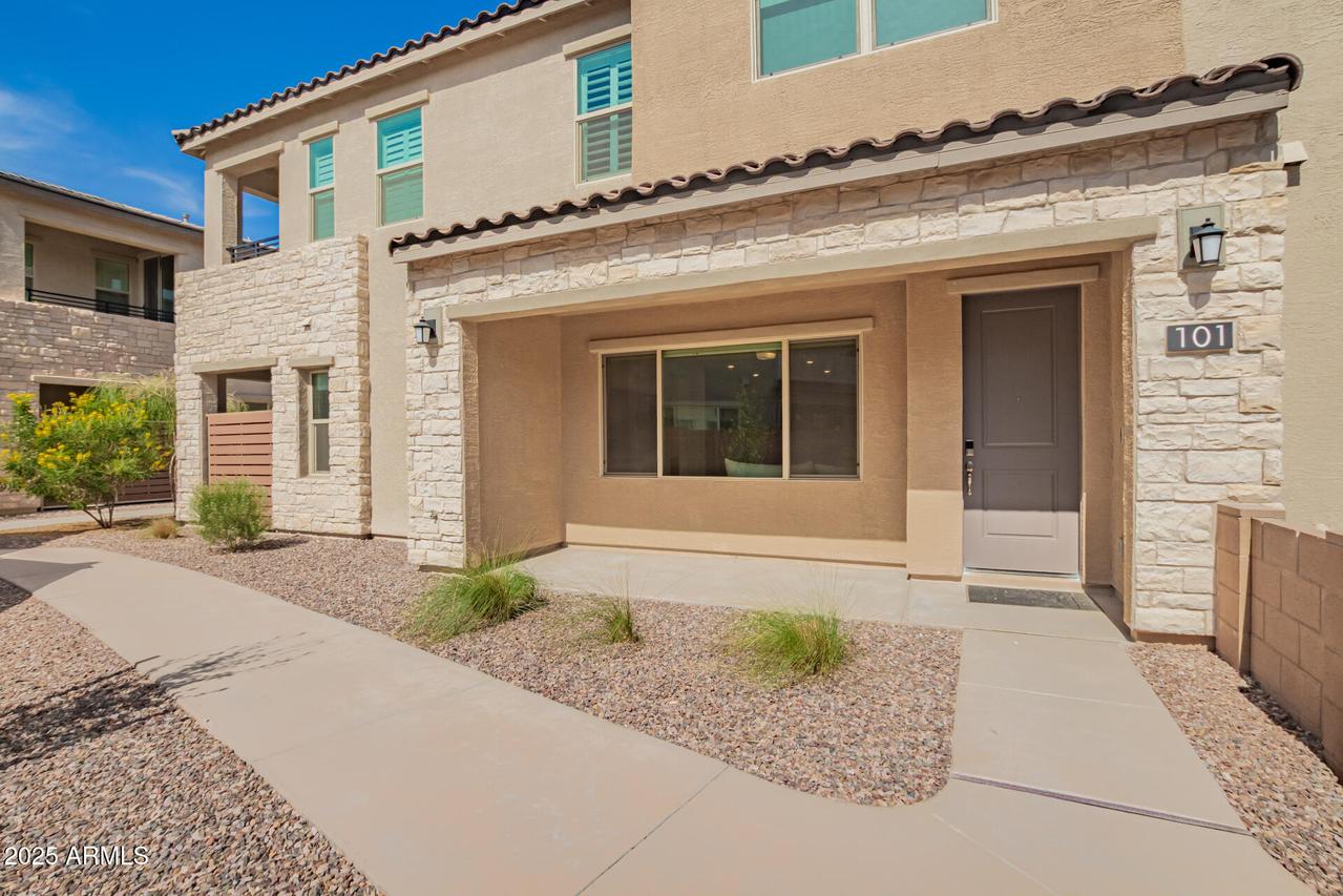 4562 S Park Grove St. #101, Gilbert, AZ 85297