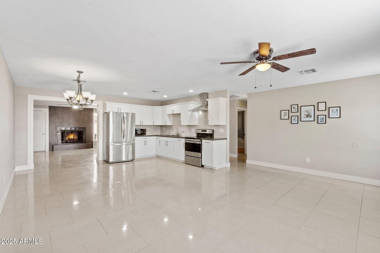 4154 W Morten Ave., Phoenix, AZ 85051
