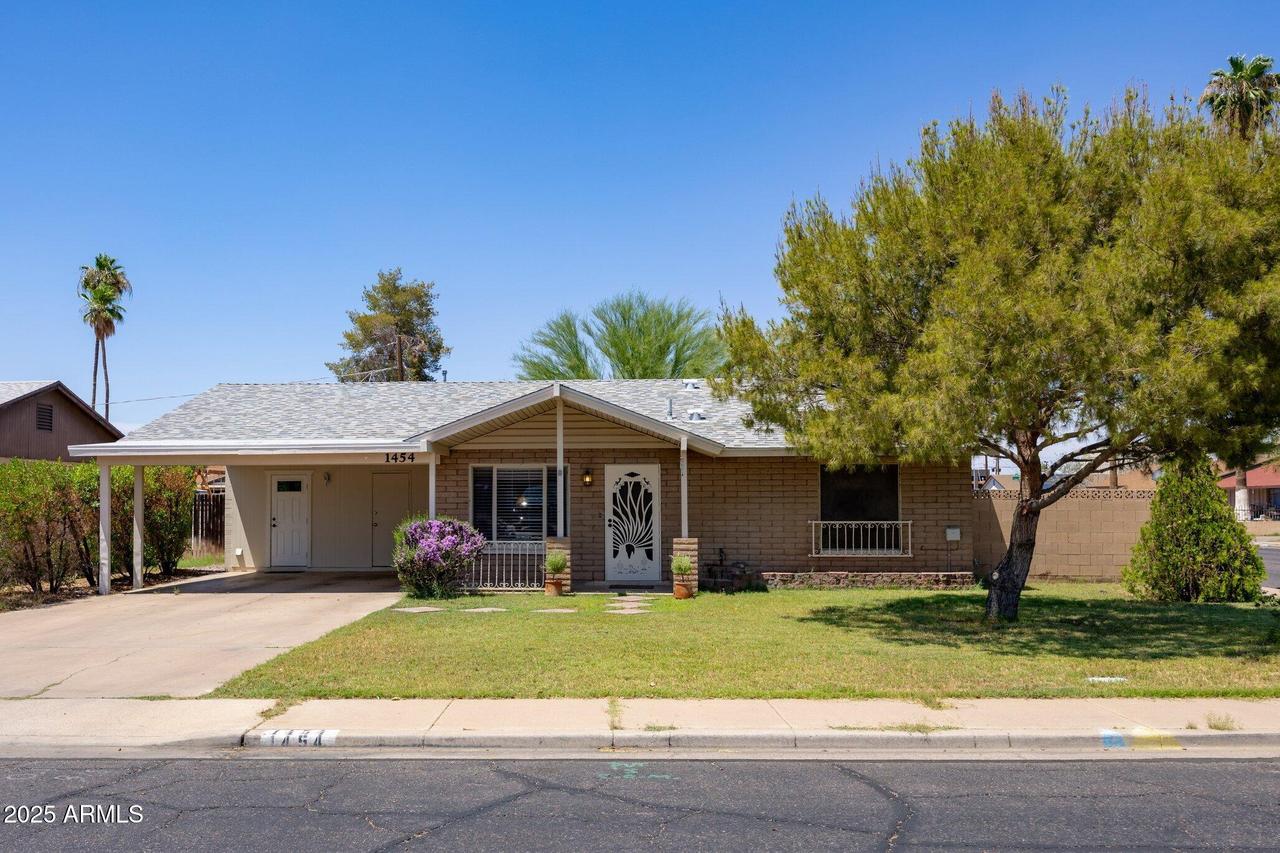 1454 W Capri Ave., Mesa, AZ 85202