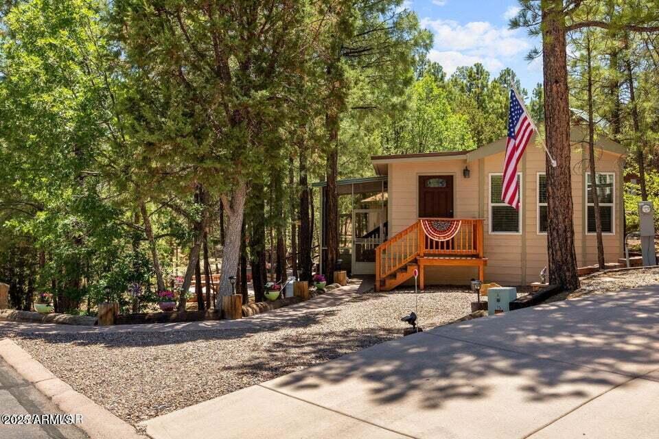 2301 E Elizabeth Ave., Show Low, AZ 85901