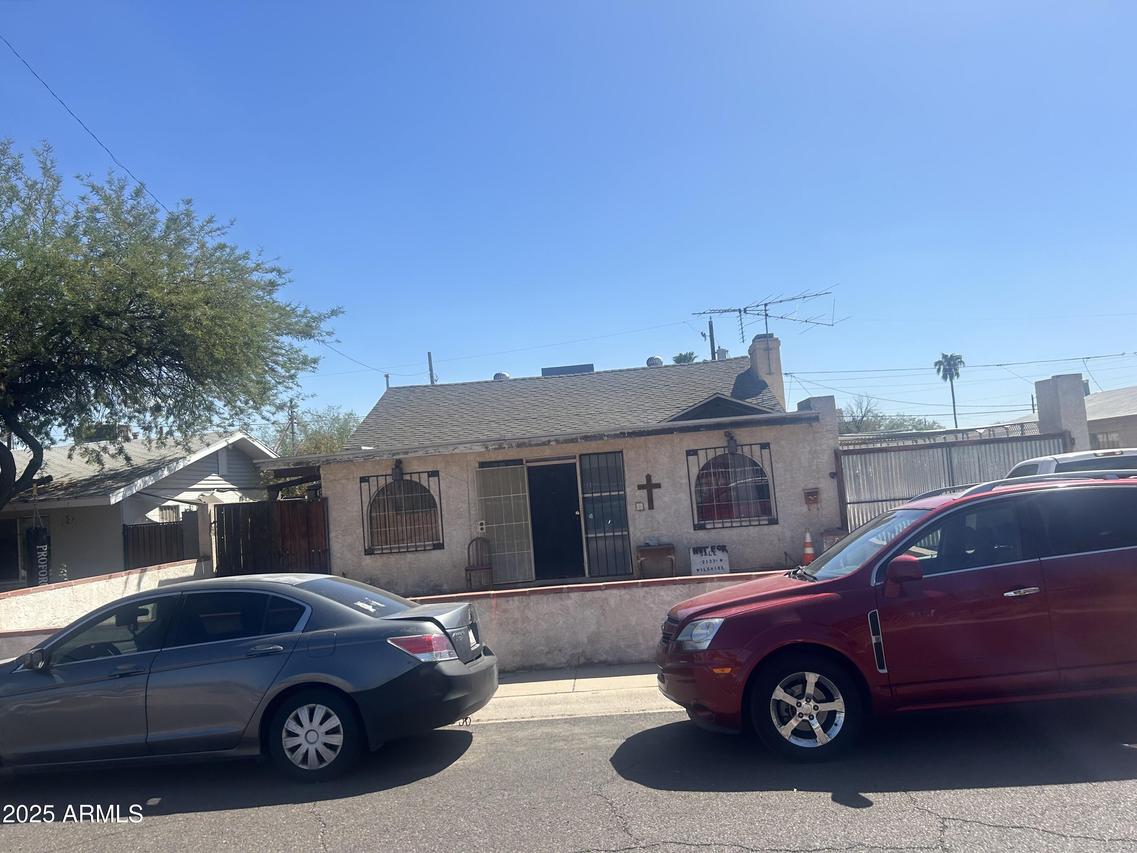 2133 W Wilshire Dr., Phoenix, AZ 85009