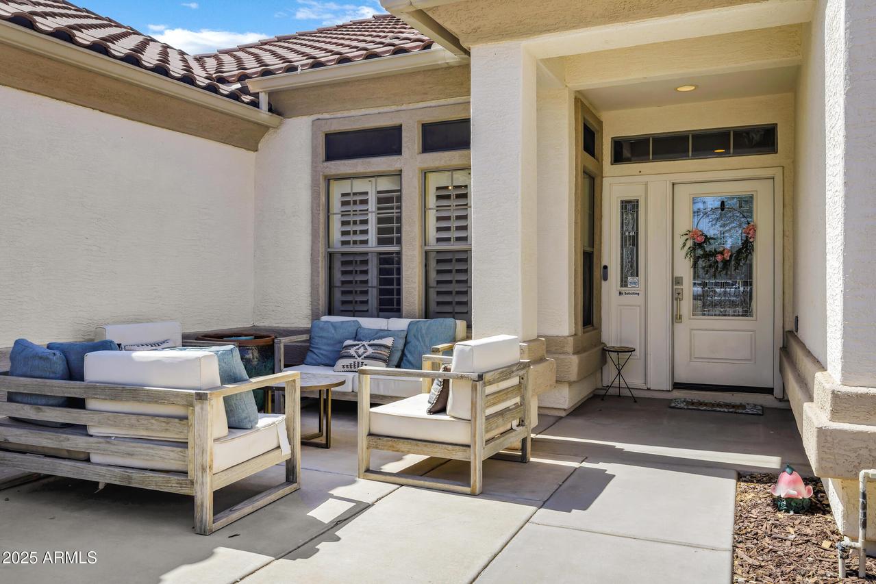 2187 W Skyline Ln., San Tan Valley, AZ 85144