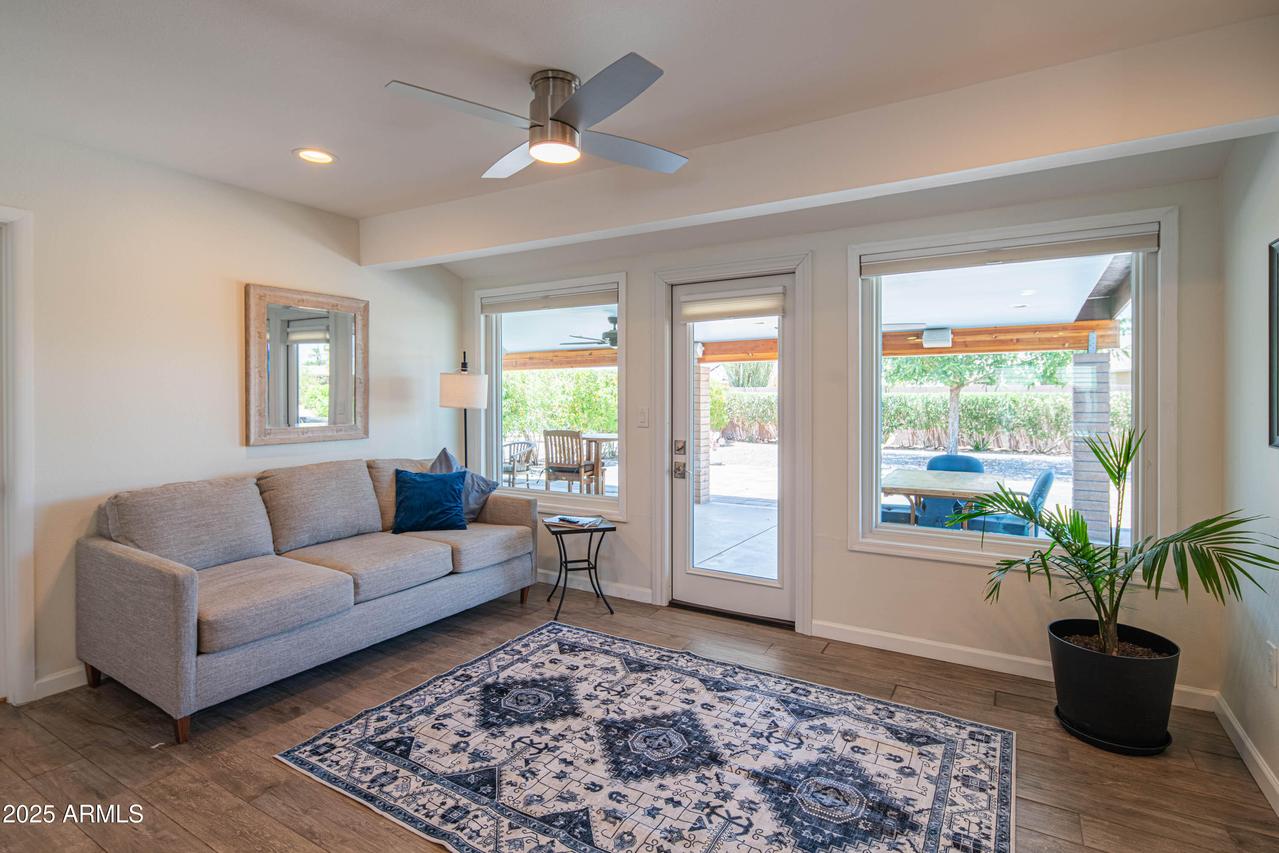 10011 W Prairie Hills Cir., Sun City, AZ 85351