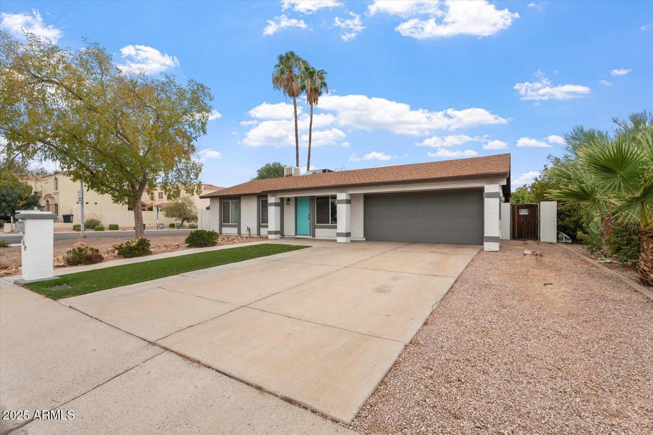 932 W Julie Dr., Tempe, AZ 85283