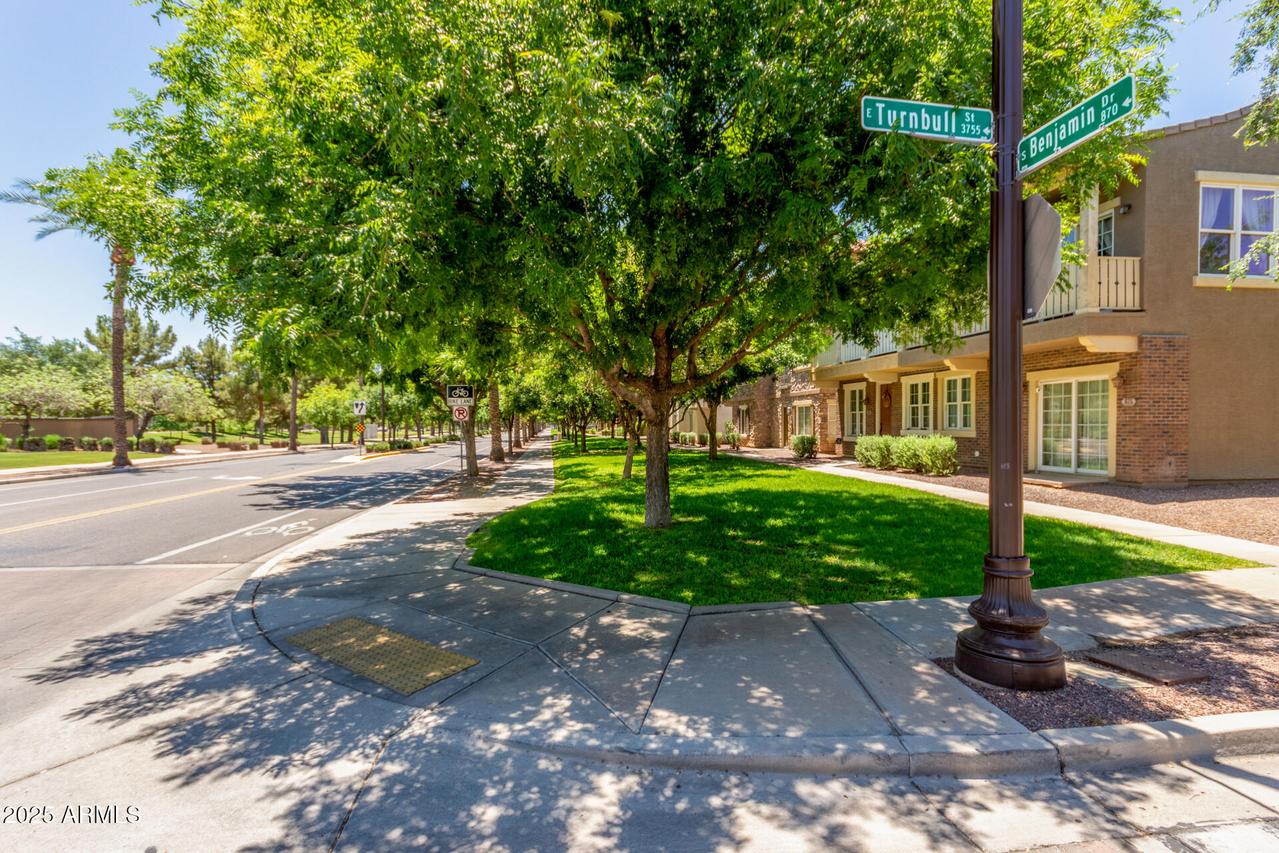 905 S Osborn Ln., Gilbert, AZ 85296
